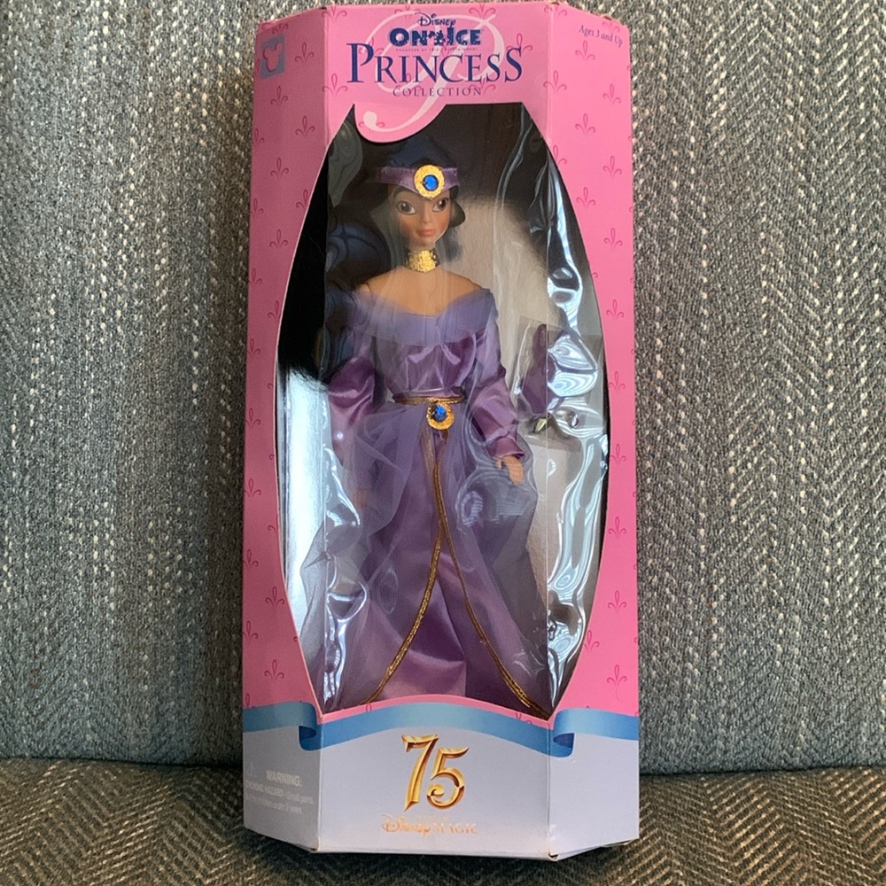 BRAND NEW Never Opened.Disney On Ice Princess Collection. Jasmine from Aladdin.